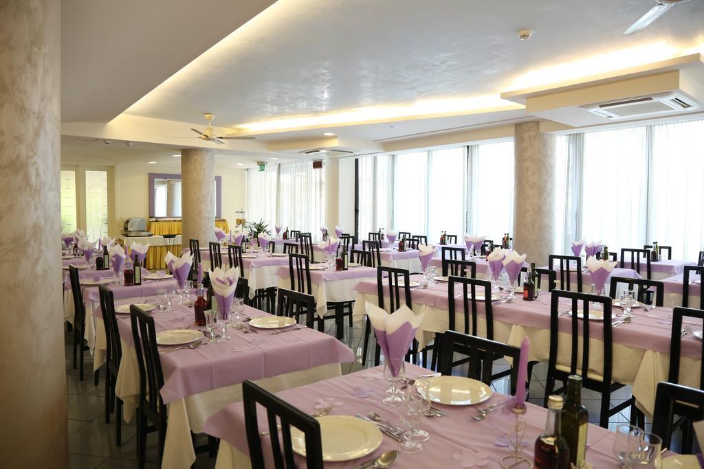 Hotel Ambra Cesenatico Ngoại thất bức ảnh